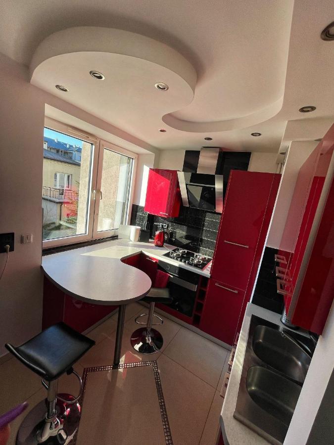 Luxury Red Apartment By Marta Radom Exteriör bild